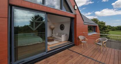 Guest Room 'Suite Cathédrale - Ty Castel' with Shared Pool, Shared Garden and Wi-Fi