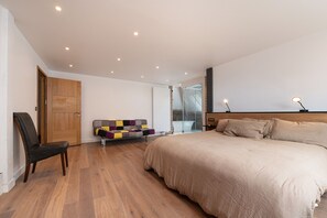 1 bedroom, iron/ironing board, free WiFi, bed sheets - Guesthouse 'Chambre D'hôtes - Ty Castel' with shared pool, shared garden and Wi-Fi (Ploeren)