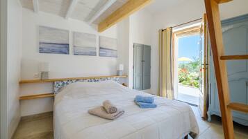 6 bedrooms, iron/ironing board, free WiFi, bed sheets