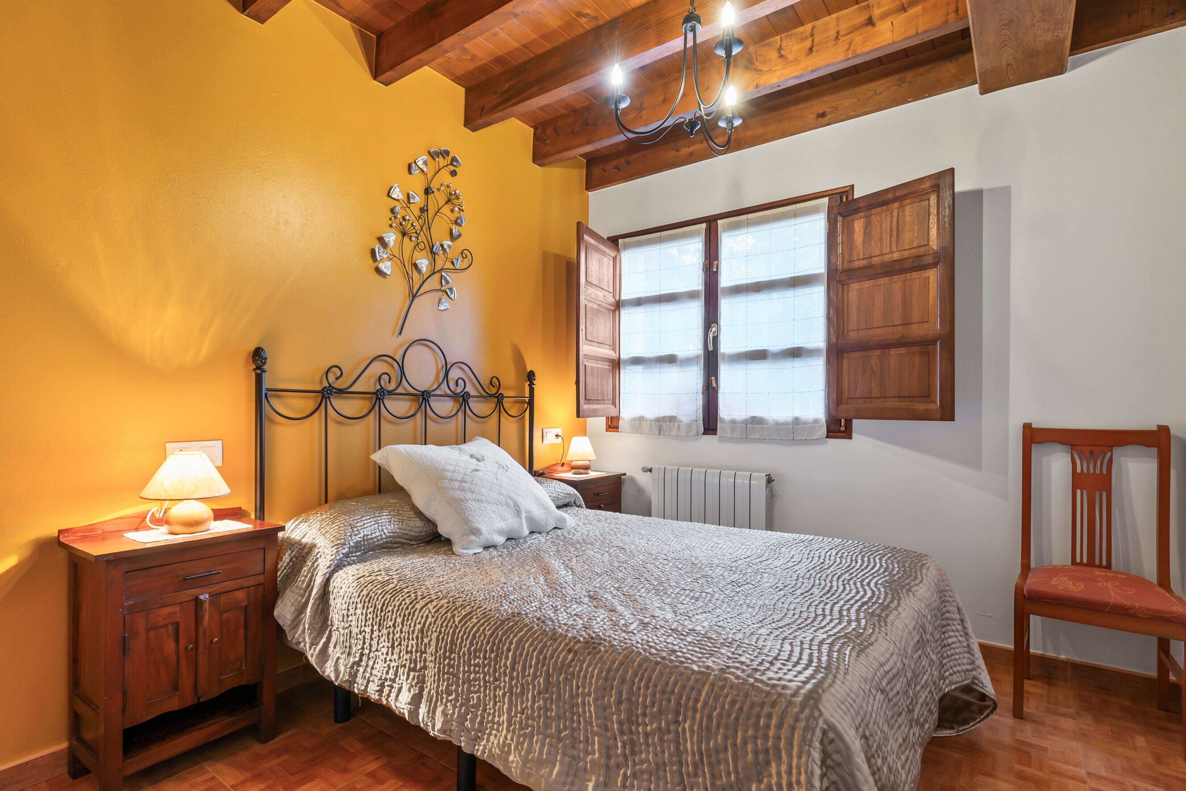 2 chambres, fer et planche à repasser, Wi-Fi gratuit, draps fournis