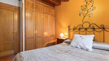 2 chambres, fer et planche Ă repasser, Wi-Fi gratuit, draps fournis