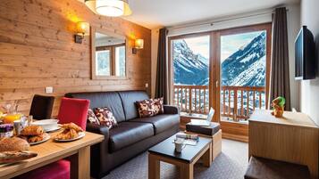 Televisie en een open haard