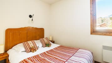 1 chambre, lit parapluie, Wi-Fi, draps fournis