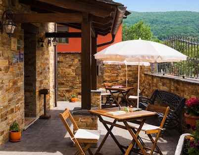 La Alcoba Country House in Valle de Laciana, Pool and Mountain Views