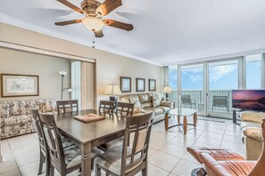TV - Smyrna Beach Club 513 Ocean Outside, Comfort Inside (New Smyrna Beach)
