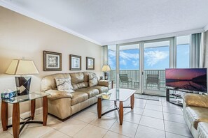 TV - Smyrna Beach Club 513 Ocean Outside, Comfort Inside (New Smyrna Beach)