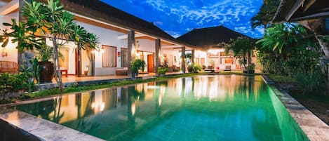 Villa Basic | Pool | Utomhuspool