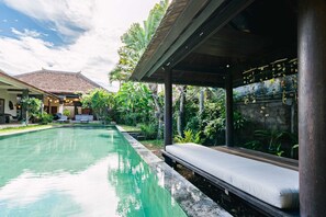 Basic-Villa | Pool | Außenpool
