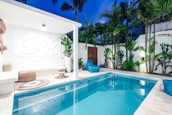 Basic Villa | Pool