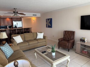 Een televisie en een dvd-speler