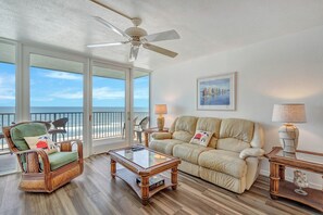 TV - Smyrna Beach Club 708 Ocean Breeze, No Stress (New Smyrna Beach)