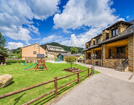 Children's area. Casa Rural Devesa in Villablino, Laciana Valley with Pool