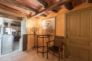 Interior - 'El Mochuelo' Room with Mountain Views, Wi-Fi, and Air Conditioning (Lerín)