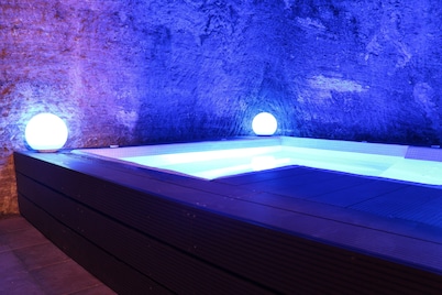 Suite 'Las Cardelinas' with Mountain Views, Cellar Area, and Unlimited SPA Access