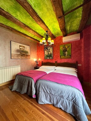 1 chambre, fer et planche à repasser, Wi-Fi gratuit, draps fournis