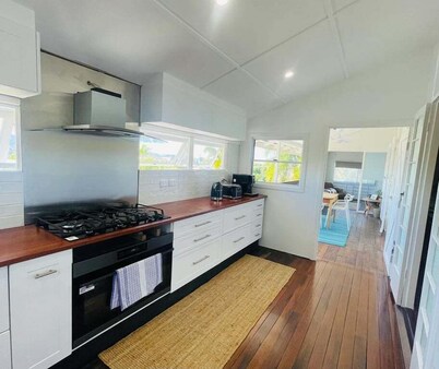 Country Charmer On Albert