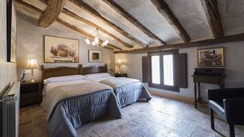 1 slaapkamer, een strijkplank/strijkijzer, gratis wifi, beddengoed