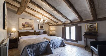 Suite 'Las Palomas' with Mountain Views, Unlimited SPA Access & Wine Cellar