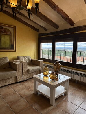 Télévision, cheminée