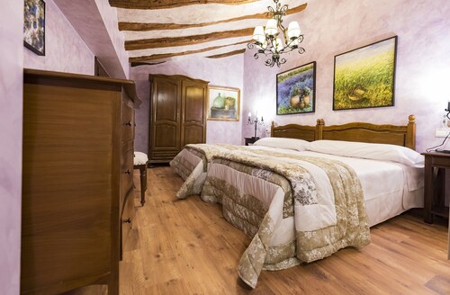 Suite 'Las Golondrinas' with Mountain Views and Unlimited SPA Access with Cellar