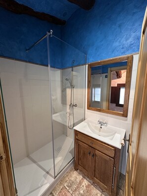 淋浴設備、風筒、提供毛巾