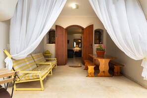 Interior - Apartment 'Casa Delle Zagare, Borgo Del Mirto' with Shared Terrace, Private Garden and Wi-Fi (Selva di Fasano)