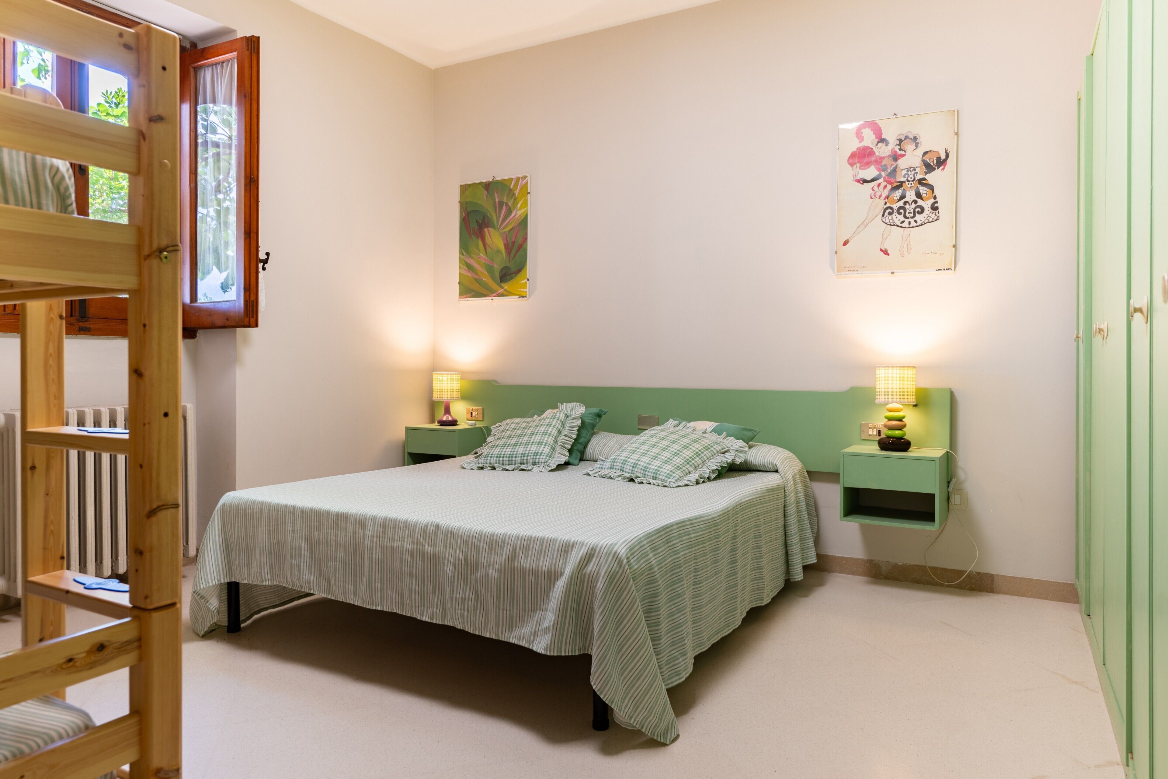 2 chambres, fer et planche à repasser, accès au Wi-Fi (inclus)