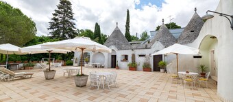 Apartment 'Casa Delle Zagare, Borgo Del Mirto' with Shared Terrace, Private Garden and Wi-Fi