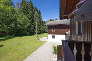 Property grounds - Apartment for 4 in Samoëns – Pools, Games & Parking Included (Samoëns)