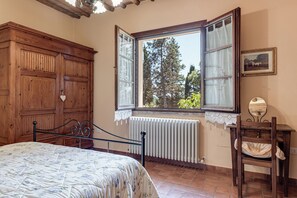 2 عدّة غرف نوم وواي فاي مجانًا وملاءات أسرّة