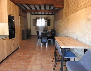 Dining - Country House 'Casa Larralde' with Shared Pool, Wi-Fi and Air Conditioning (Bisimbre)