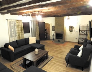 Télévision, cheminée