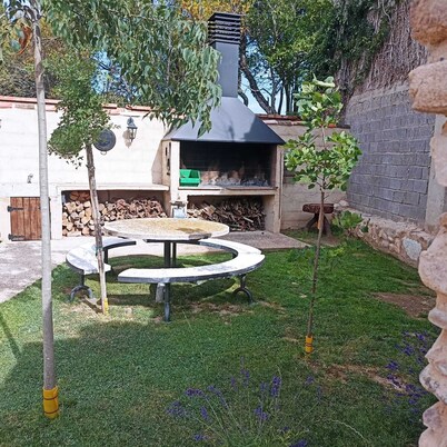Country House 'Casa Larralde' with Shared Pool, Wi-Fi and Air Conditioning