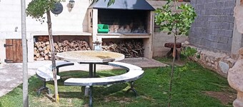 Casa rural 'Casa Larralde' con piscina compartida, Wi-Fi y aire acondicionado