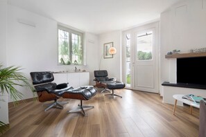 Interior - Villa 'Angelina' with Sea View, Wi-Fi and Air Conditioning (Lavagna)