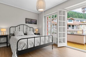 5 quartos, ferros/tábuas de passar roupa, Wi-Fi de cortesia