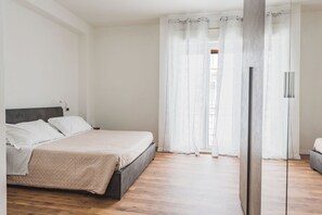 Free WiFi - Ibiscus Apartment with Terrace (Syracuse)