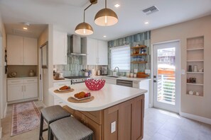 Microwave, oven, stovetop, dishwasher - Windansea Family Retreat - a beautiful 3bd fully renovated home walking distance to the beach. (La Jolla)