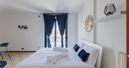 Metro Bernini, Adriano Apartment