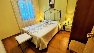 5 bedrooms, free WiFi, bed sheets