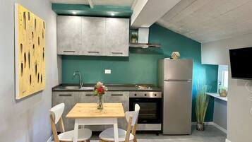 Frigorifero, macchina per tè/caffè, pentole/stoviglie/utensili