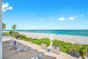 On the beach - 🌴BBC 214 - Gulf Front Condo - Pool & Beach are OPEN! (Belleair Beach)