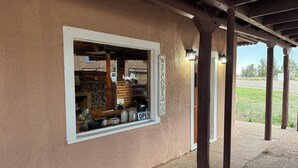 Unclassified image, 4 of 10, button - Coronado Motel  (Fort Sumner)