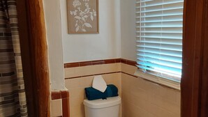 Unclassified image, 2 of 10, button - Coronado Motel  (Fort Sumner)