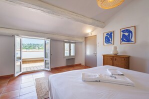 2 dormitorios, tabla de planchar con plancha, wifi y ropa de cama