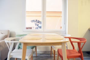 Apartment | Dining - Stunning Renovated 2-bed Apartment in Valencia (Valencia)