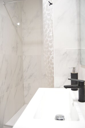 Apartment | Badezimmer