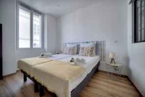 Iron/ironing board, free WiFi, bed sheets