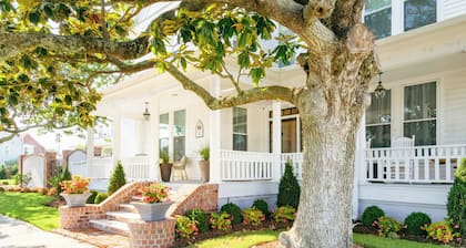 Charming 3-bedroom historic house with WiFi and HV/AC in fabulous Morehead City