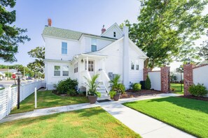 Exterior - Charming 3-bedroom historic house with WiFi and HV/AC in fabulous Morehead City (Morehead City)